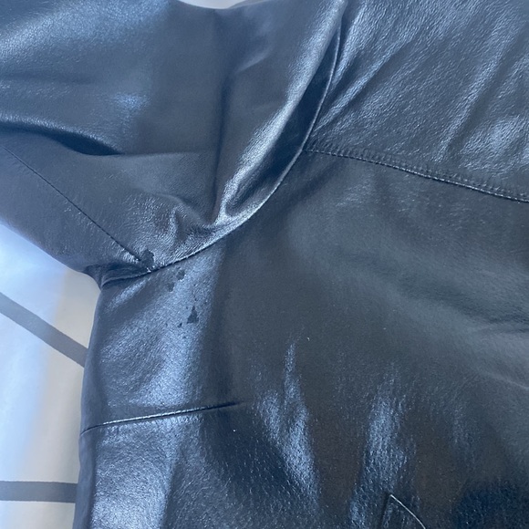 Danier leather jacket - Picture 7 of 7